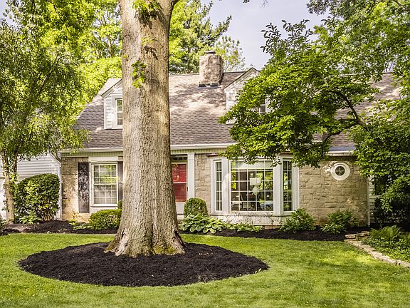 3rd image of 5250 Woodside Dr