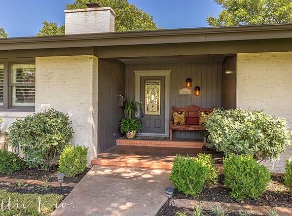 2nd image of 1341 Hollis Dr