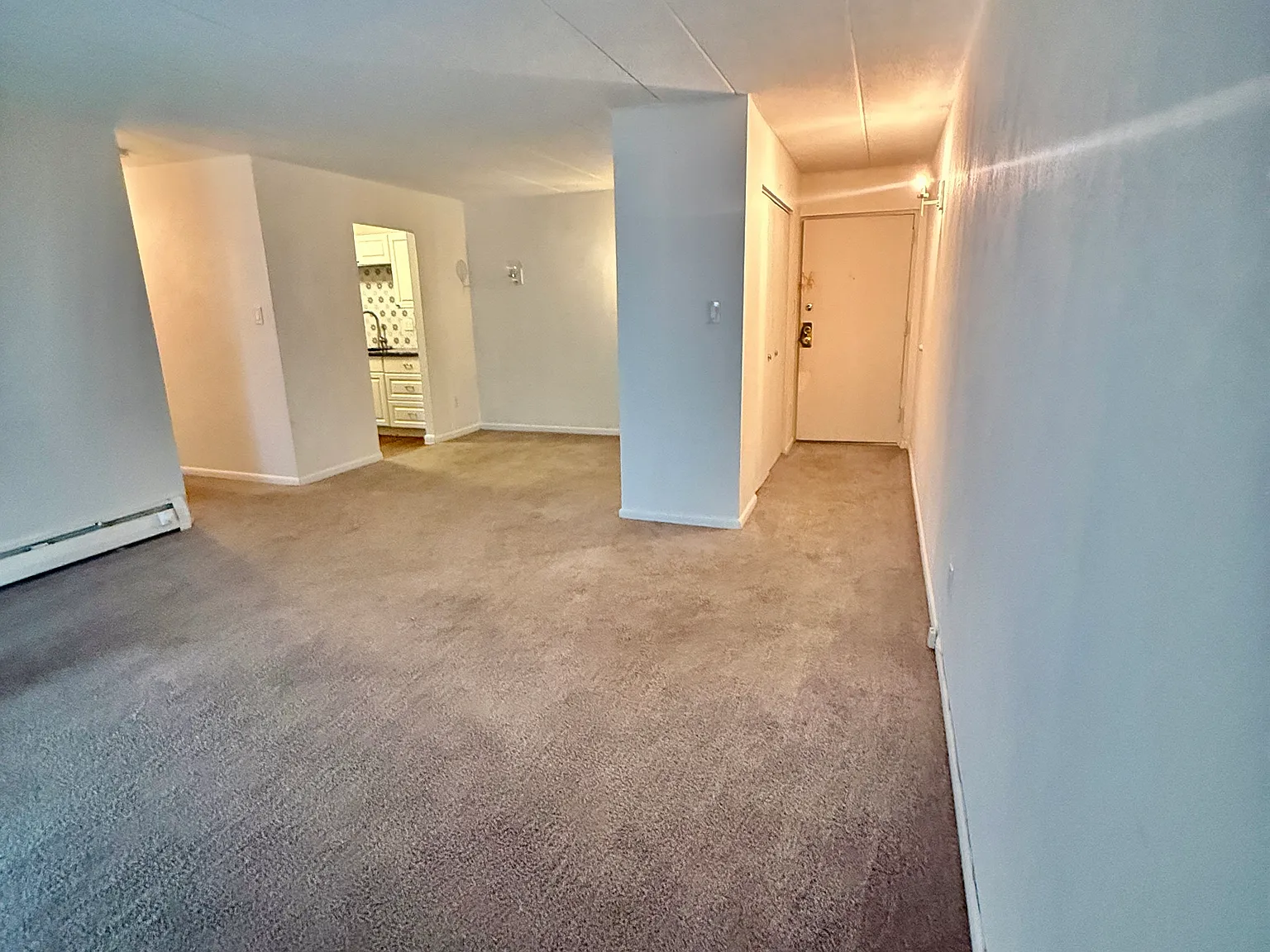 2 bed, 806 sqft, $1,700 — Photo 3