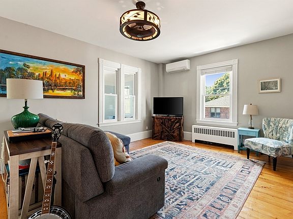 3rd image of 16 Dudley St APT 2