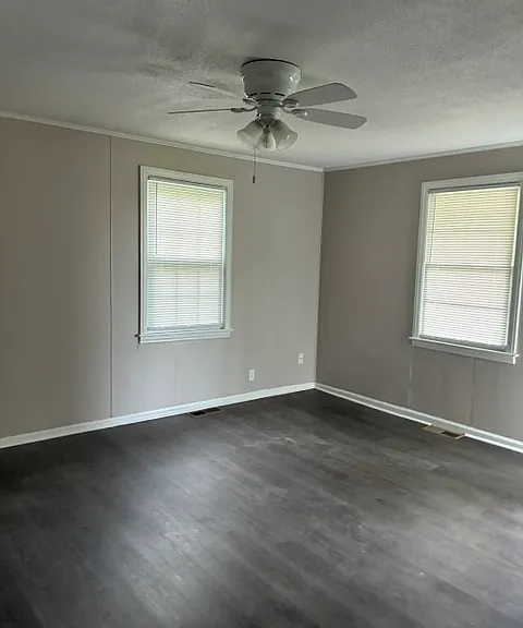 1019 Curry Rd — Photo 8