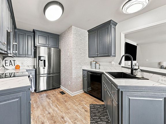 3rd image of 214 Fred McLeod Ln