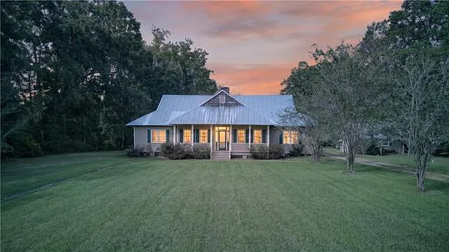 4 bed, 2.5 bath, 3520 sqft, $5,500 — Photo 2