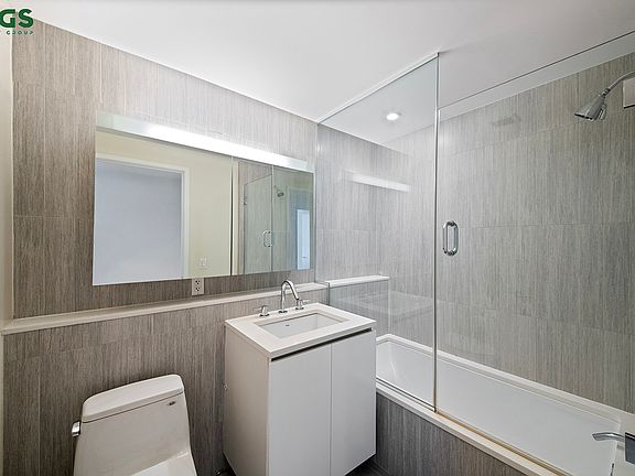 5th image of 50 Franklin St APT 8A