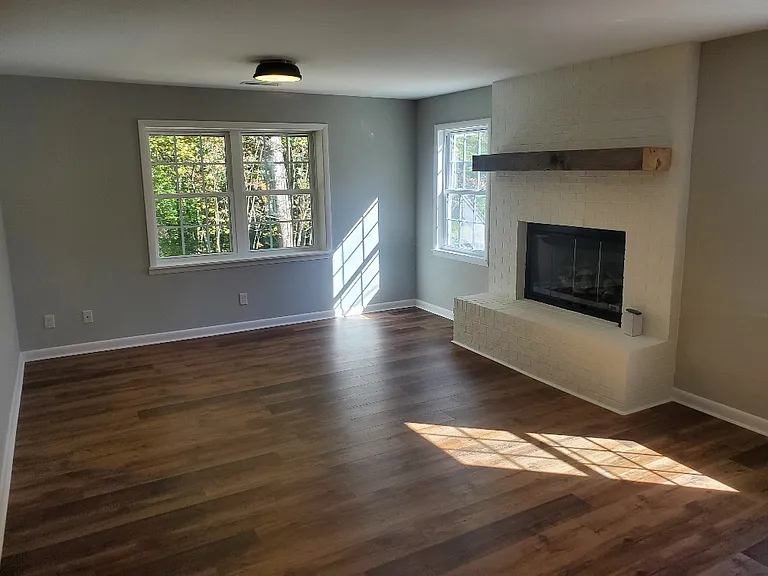 172 Grove St — Photo 2