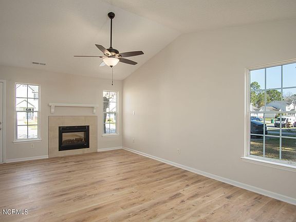 4th image of 960 W Pueblo Drive