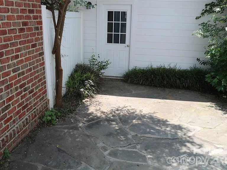 9806 Longstone Ln — Photo 26