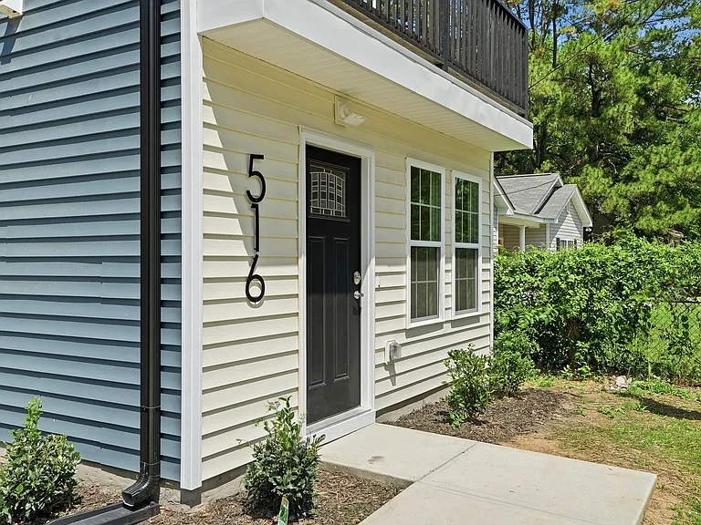516 Singletary St SE — Photo 6