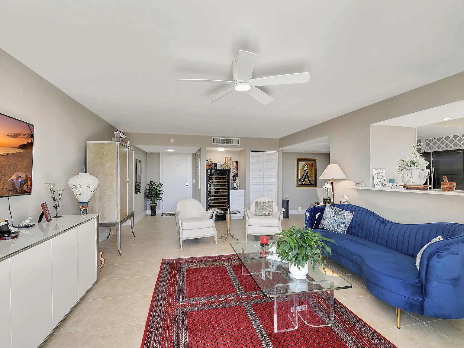 3 bed, 3.0 bath, 1920 sqft, $10,000 — Photo 3