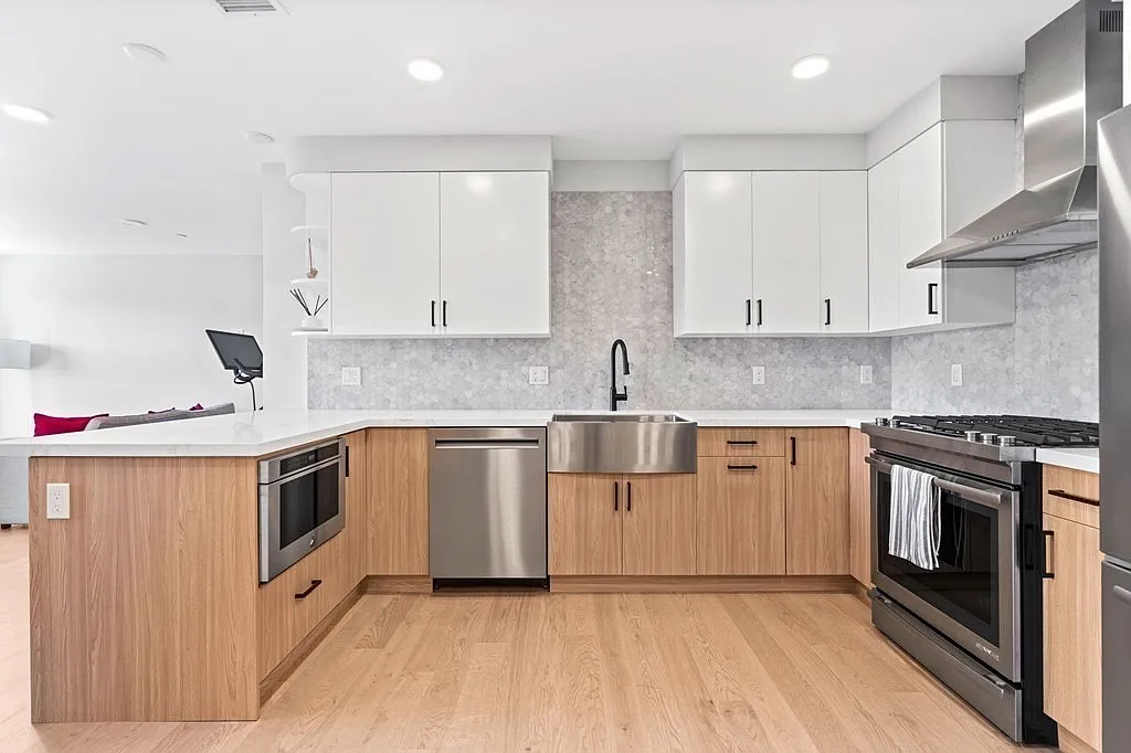 2 bed, 2.0 bath, 1083 sqft, $4,500 — Photo 1