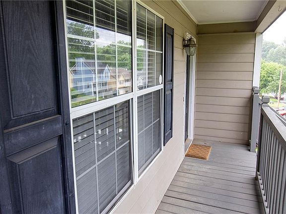 5th image of 2712 Sanibel Ln SE