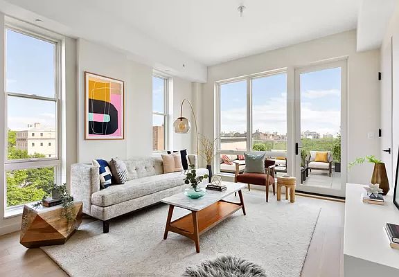 2nd image of 1000 Union St Penthouse B