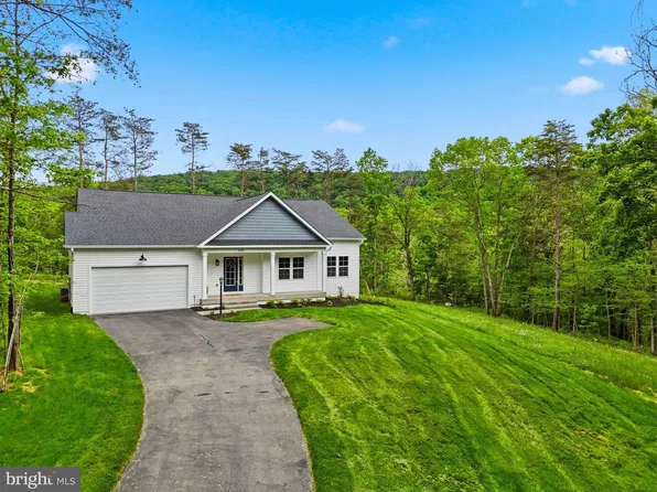 230 Tranquil Wood Ln, Winchester, VA 22602