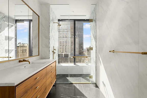 Bathroom, photo 1