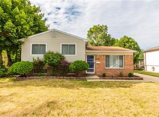 28482 Halecreek St, Romulus, MI 48174