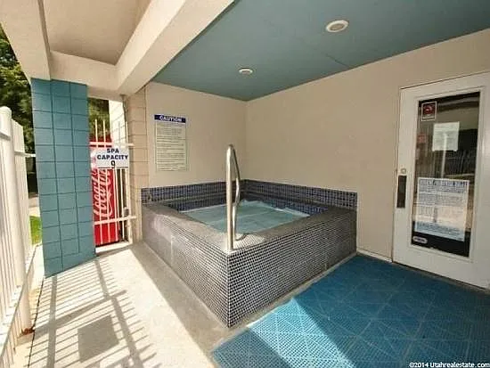 5445 S Ocean Ct — Photo 12