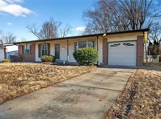 2060 Loveland Dr, Florissant, MO