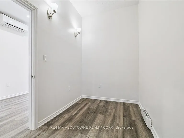 68 Peel St #3 — Photo 10