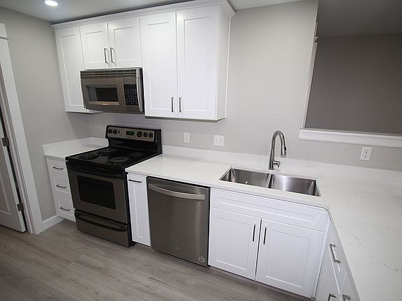 5th image of 710 Kirkland Cir APT A202