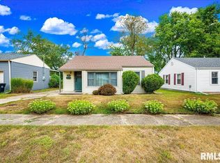 1513 Loretta St, Pekin, IL 61554