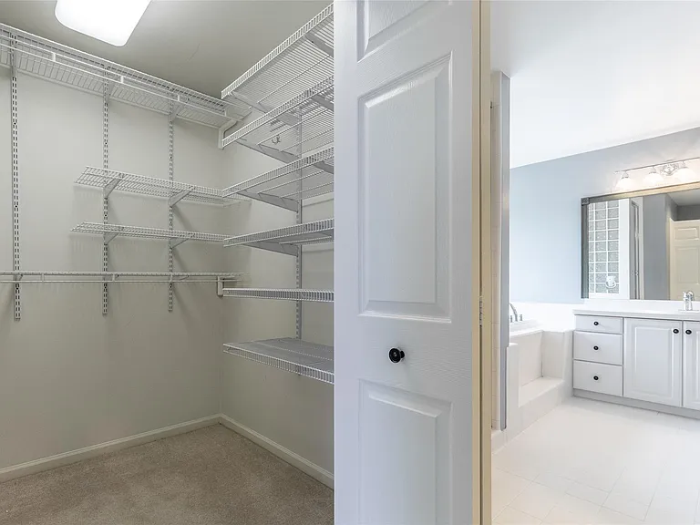 24084 Westmont Dr — Photo 19