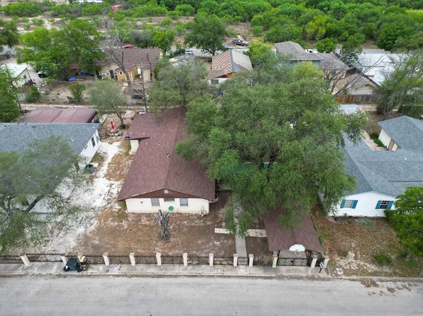 111 Casa Blanca St, Del Rio, TX 78840
