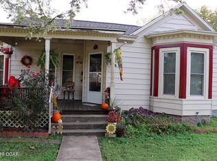 820 Walnut St, Carthage, MO 64836