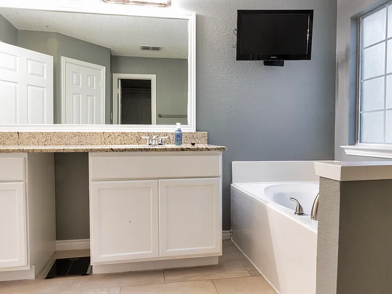 9805 Cliffside Dr — Photo 40
