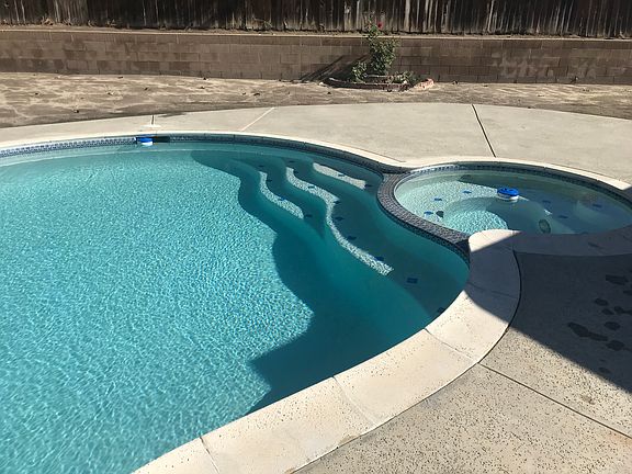 4th image of 26800 Oxford Ct