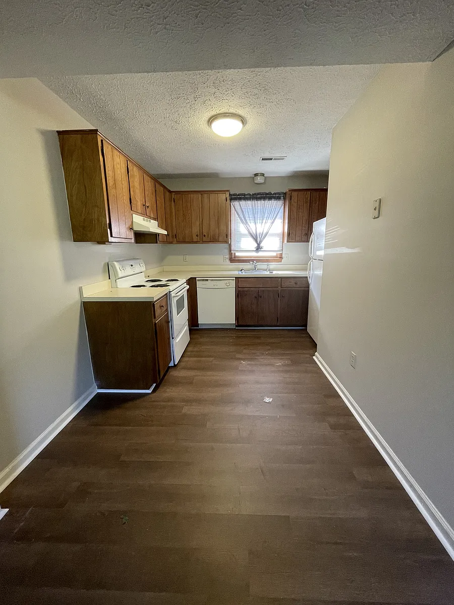Building Photo - 139 Cedar Crest Dr #103