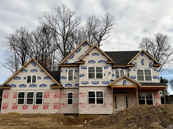 9090 Fielding Dr, Brighton, MI 48116