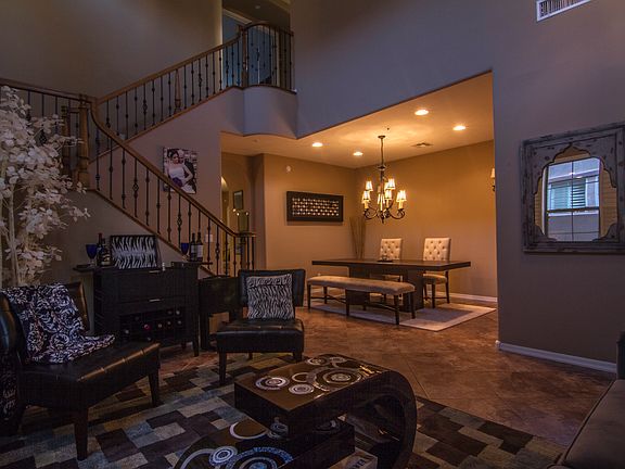 Living room/dining room