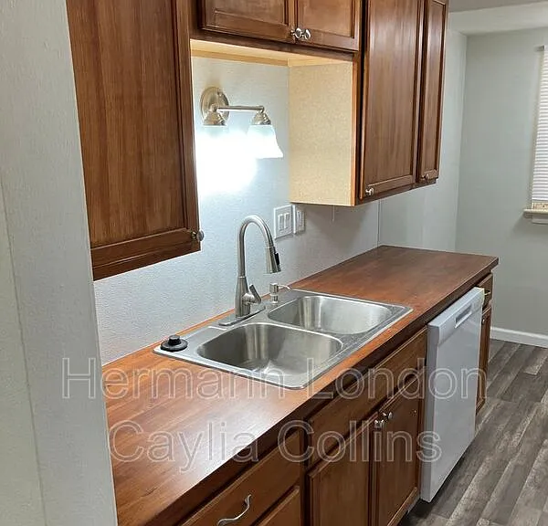 205 Ben Nevis Rd — Photo 11
