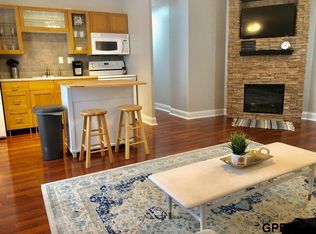 3000 Farnam St APT 2Q, Omaha, NE 68131