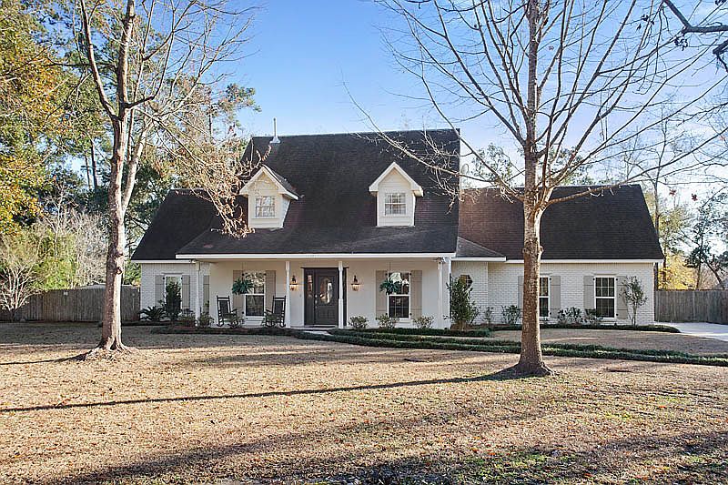1st image of 122 Century Oak Ln