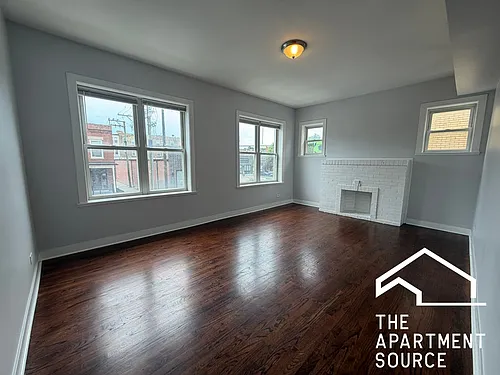 2944 W Montrose Ave #2 Photo 1 2944 W Montrose Ave #2 Photo 1