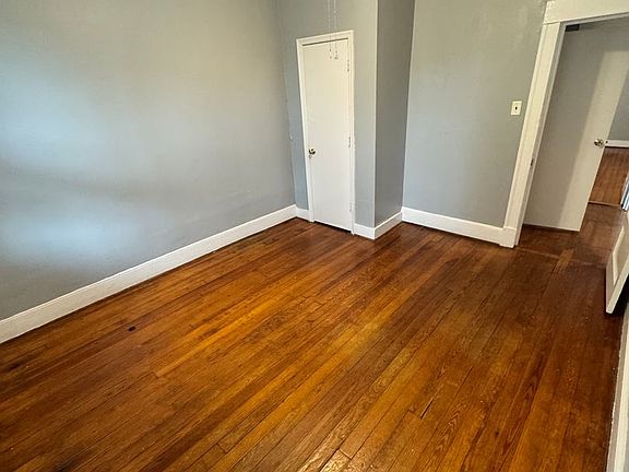4th image of 1905 5th Ave