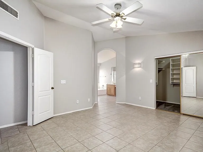 12715 W Cambridge Ave — Photo 15