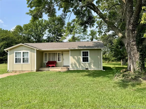 244 E Main St, Big Cabin, OK 74332