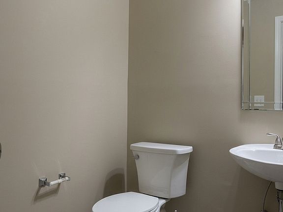 4th image of 518 Laurel Woods Trl