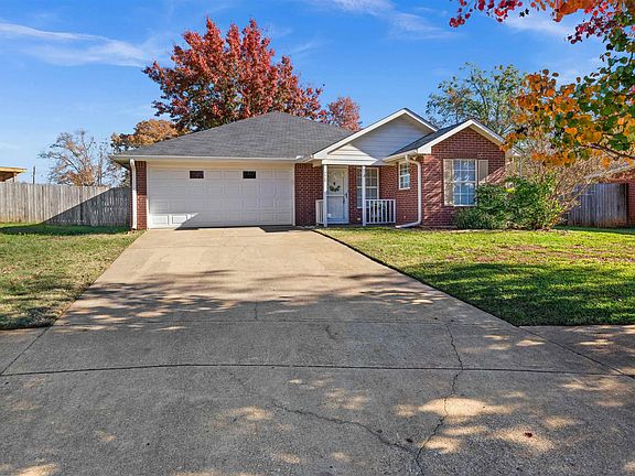 3rd image of 229 Willowbrook Ln