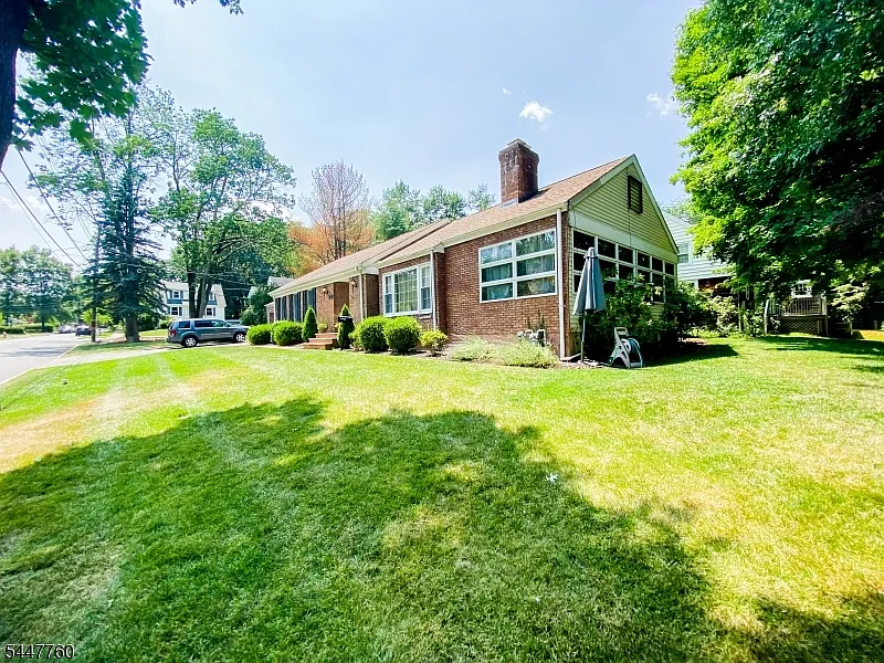 3 bed, 3.0 bath, 1440 sqft, $4,800 — Photo 2