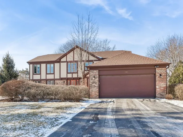 180 Tall Trees Dr, Barrington, IL 60010