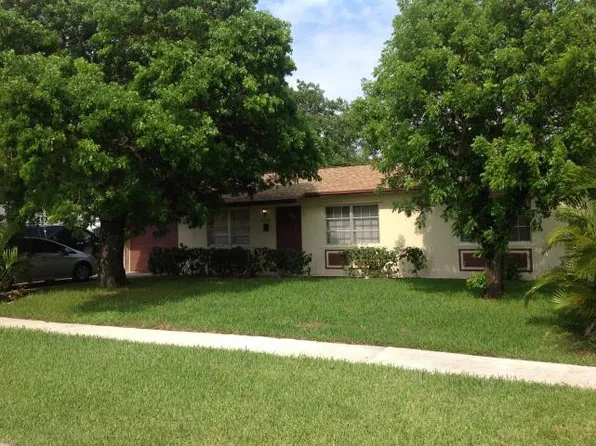 3600 Avenue H E, Riviera Beach, FL 33404