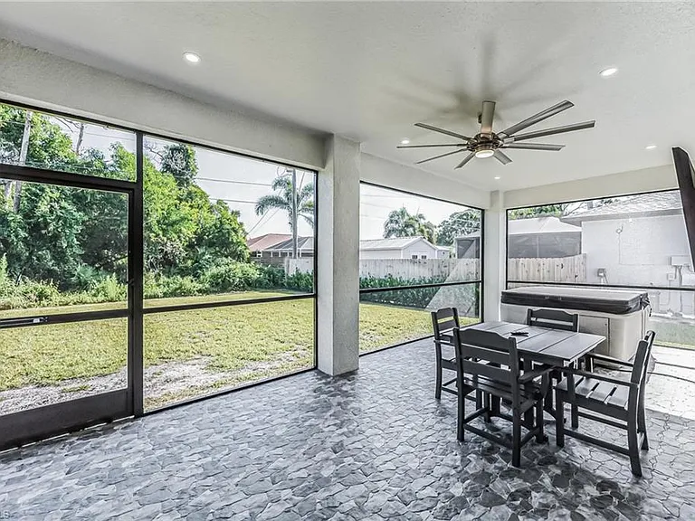 4618 Catalina Ln — Photo 30