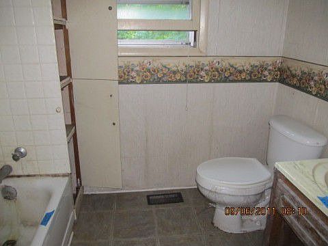 3rd image of 1453 107th Ave