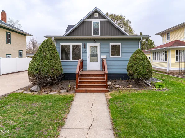 115 Fenton Ave, Grand Forks, ND 58203