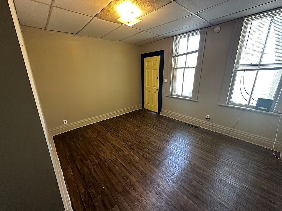 2nd image of 1614 Sacramento St