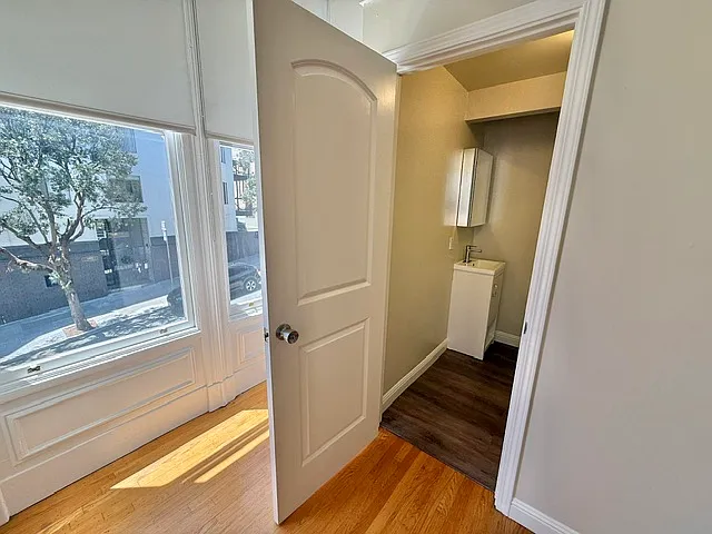 996 Valencia St #6 — Photo 9