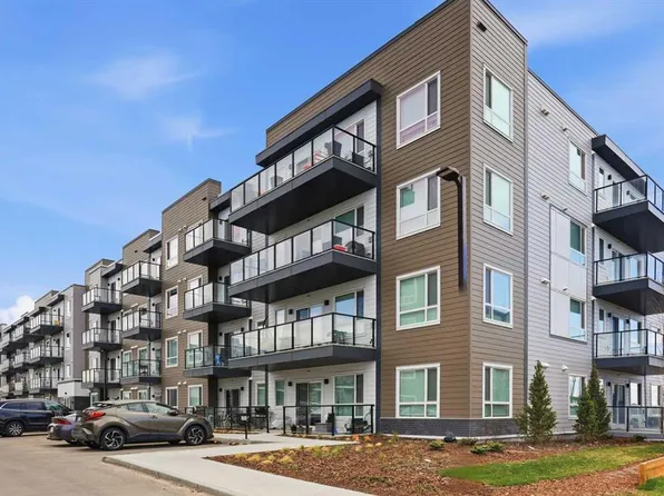 33 S Carringham Gate NW #3420, Calgary, AB T3P 2H6